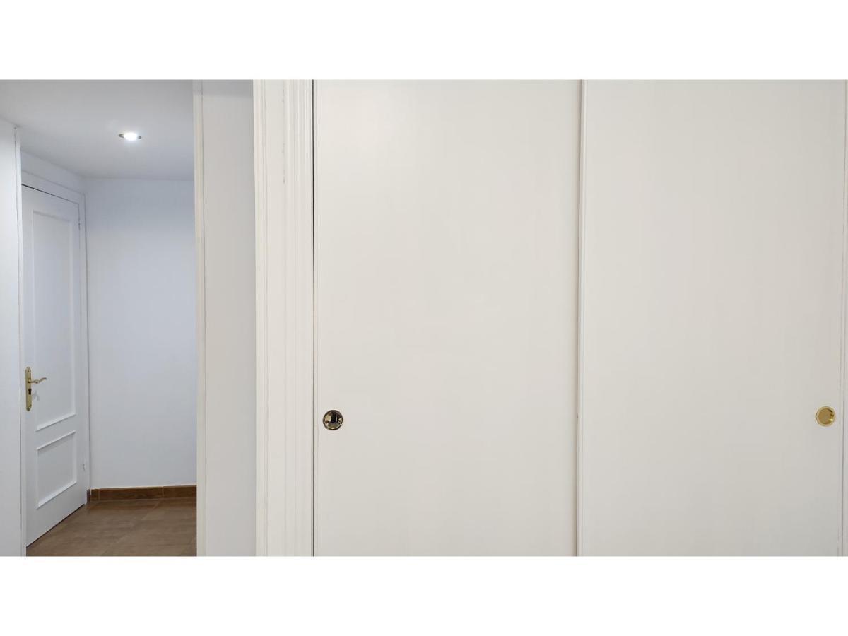 Pension Villa ** 코밀라스 외부 사진