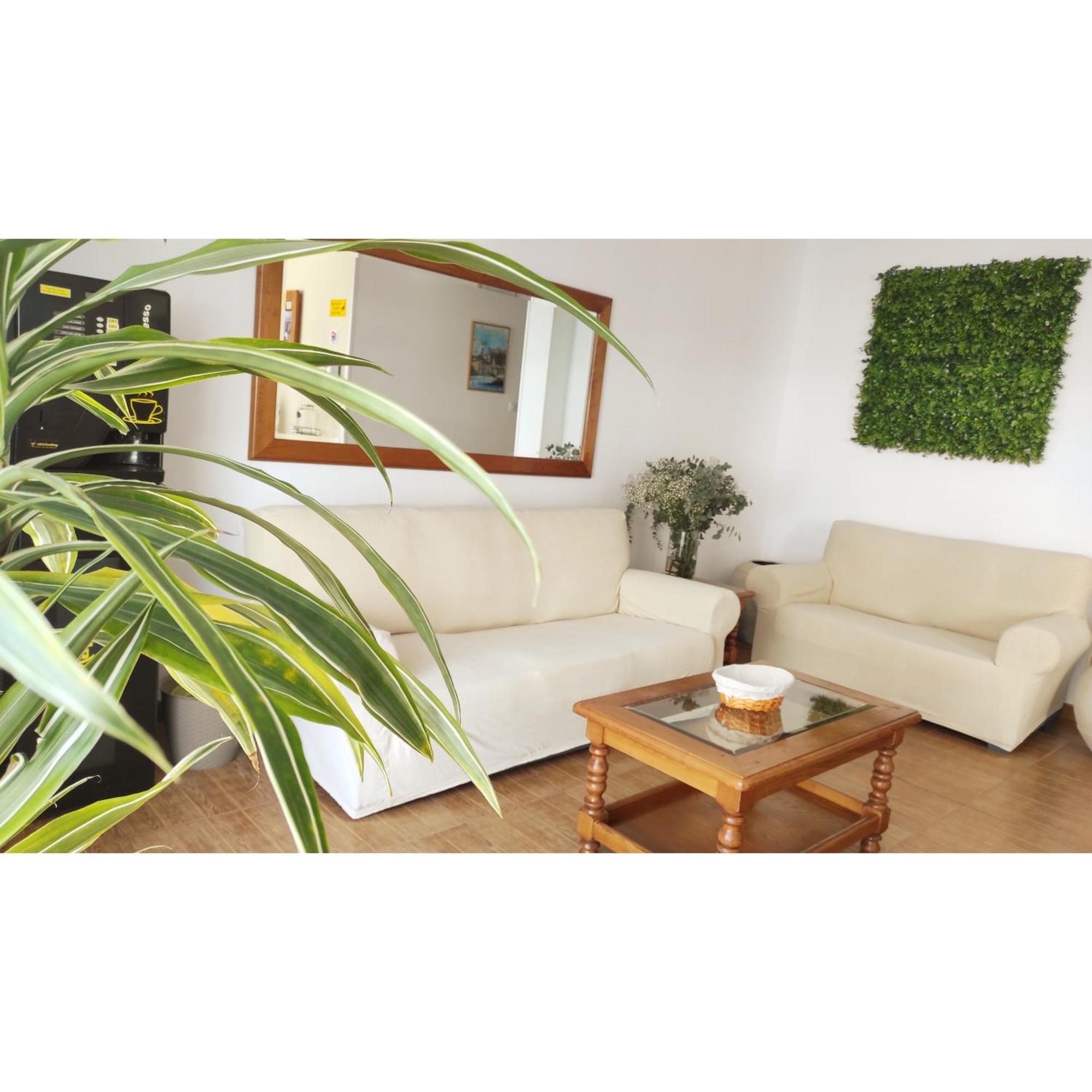 Pension Villa ** 코밀라스 외부 사진